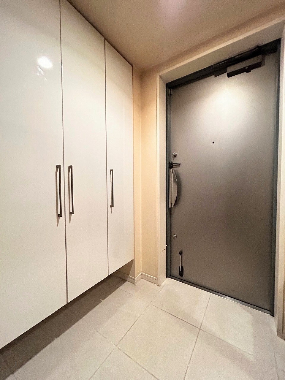 2-Bedroom Condo Near Station in Minamihorie 7
