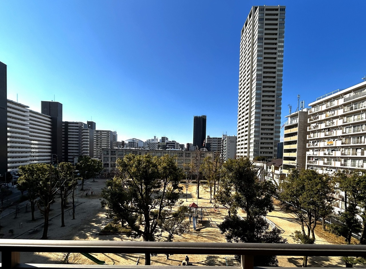 2-Bedroom Condo Near Station in Minamihorie 9