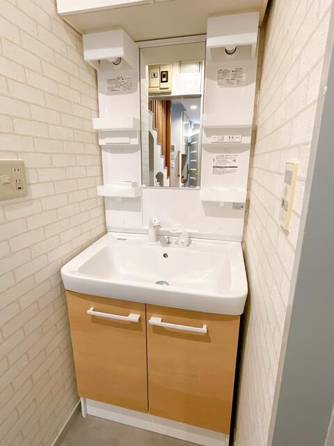 Classic 1-Bedroom House Near Station in Toyama(3-chome18.21-ban) 2