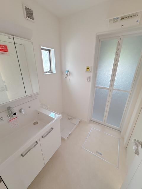 Brand New 3-Bedroom House in Take 3