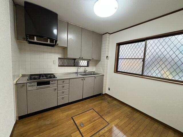 Classic 4-Bedroom House in Shibamata 3