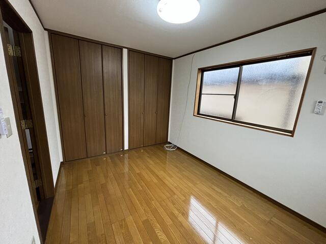 Classic 4-Bedroom House in Shibamata 8