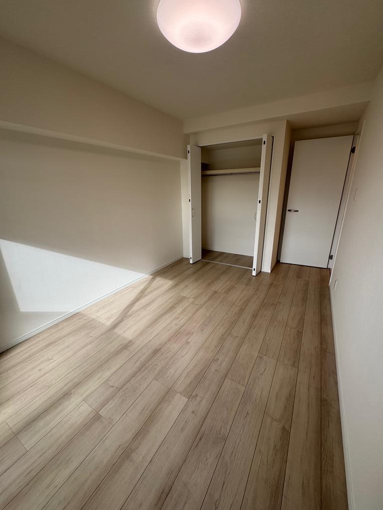 Classic 2-Bedroom Condo in Kameari 9