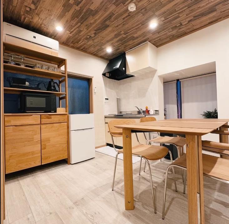 Vintage 4-Bedroom Property Near Station in Ebisunishi 1