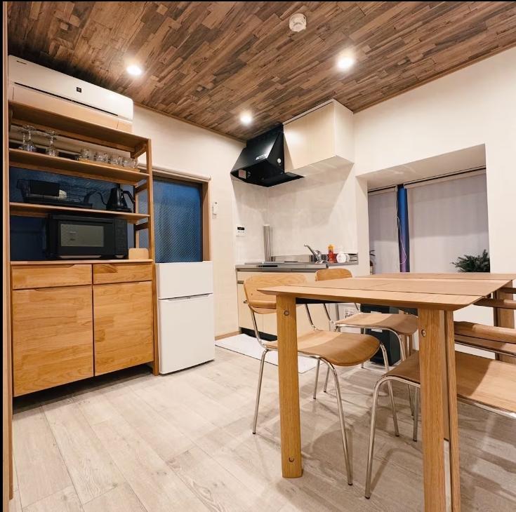 Vintage 4-Bedroom Property Near Station in Ebisunishi 3