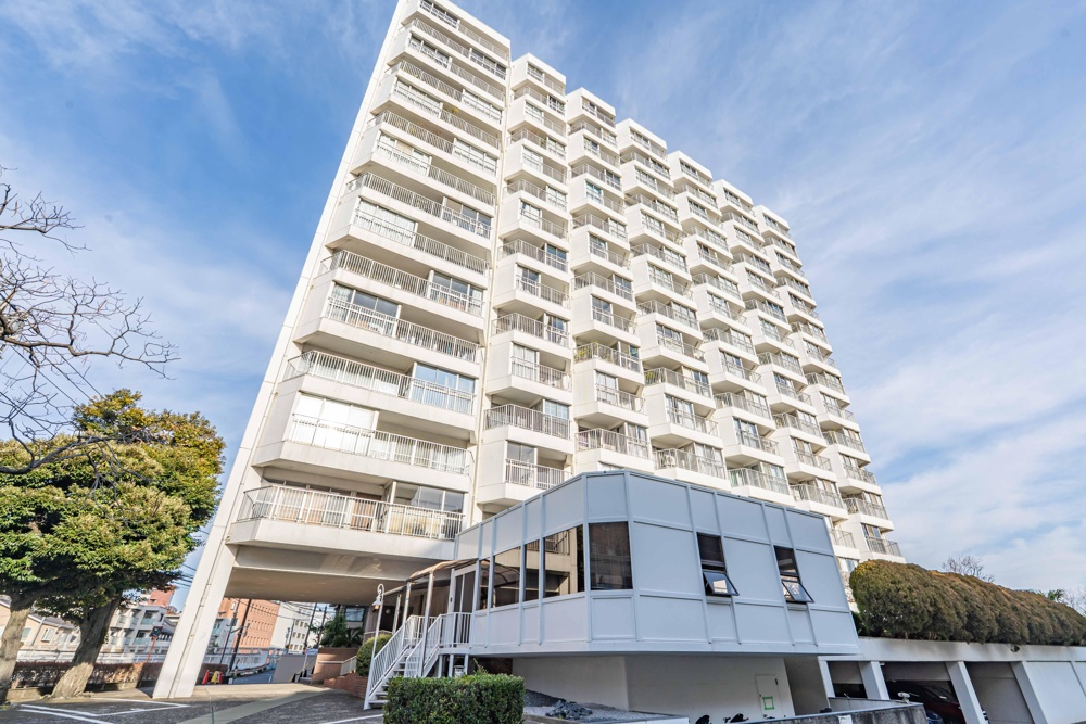 Classic 2-Bedroom Condo Near Station in Kamiosaki 0