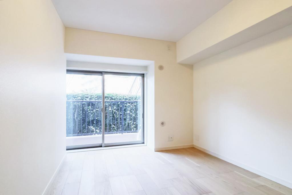 Well-Kept 2-Bedroom Condo Near Station in Shimomeguro 3