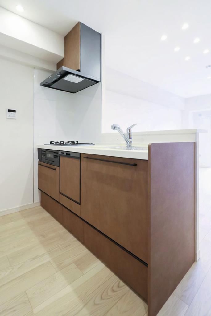 Well-Kept 2-Bedroom Condo Near Station in Shimomeguro 7