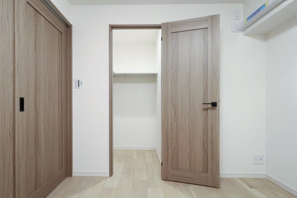 Well-Kept 2-Bedroom Condo Near Station in Shimomeguro 2