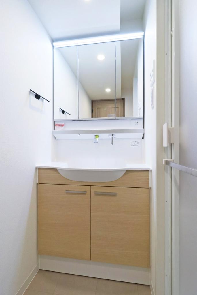 Well-Kept 2-Bedroom Condo Near Station in Shimomeguro 8