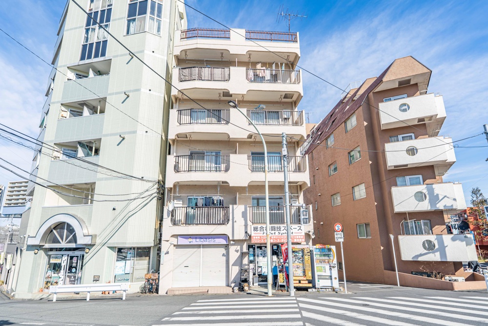 Well-Kept 1-Bedroom Condo in Sekido 1