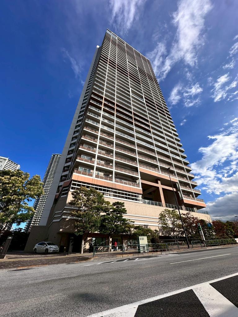 2-Bedroom Condo Near Station in Shinonome 1