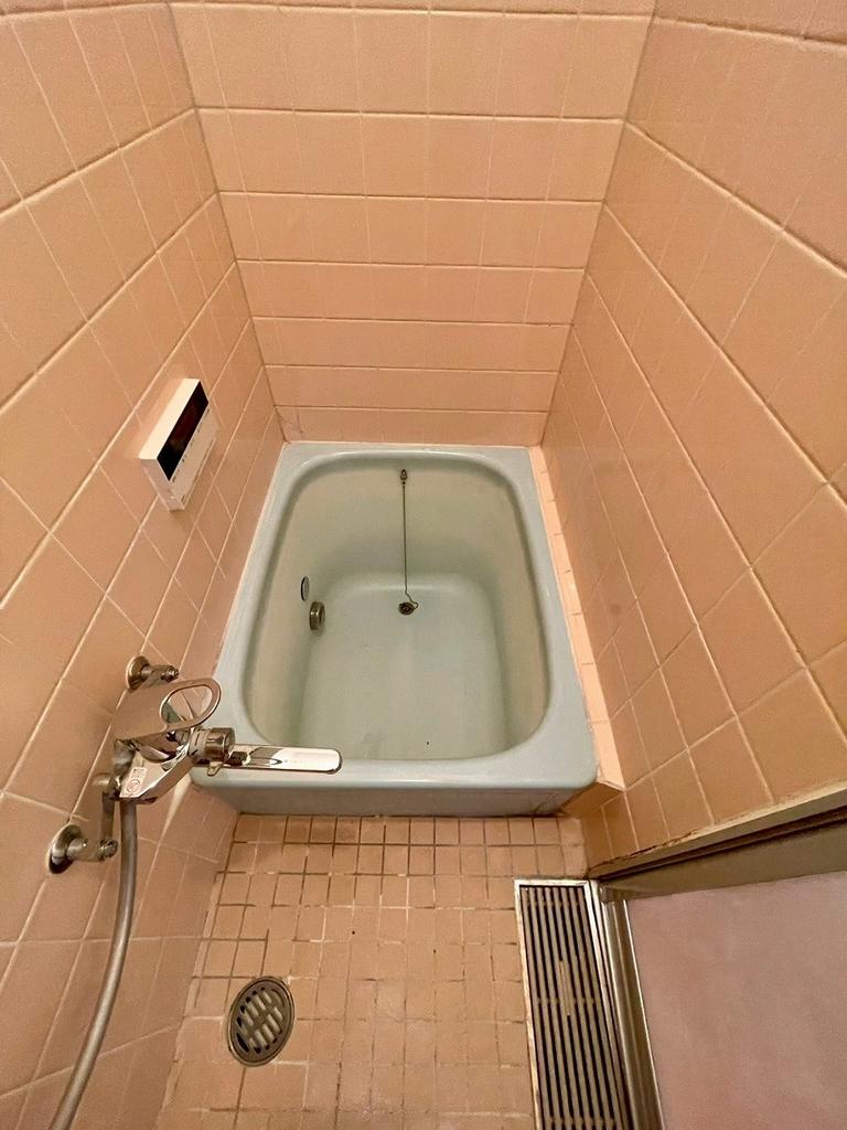 Classic 4-Bedroom House Near Station in Shimizu 5