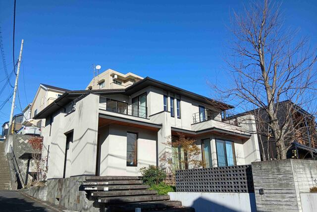 4-Bedroom House with a Garden in Oyanacho 1
