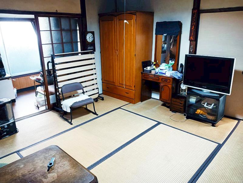 Classic 4-Bedroom House Near Station in Kitatakumachi azamibaru 5