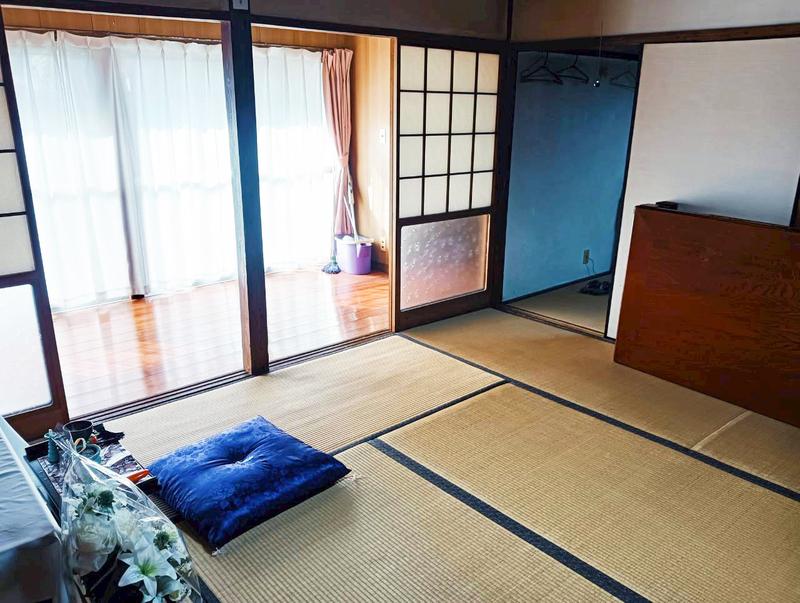 Classic 4-Bedroom House Near Station in Kitatakumachi azamibaru 8
