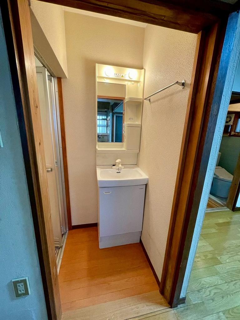 Classic 4-Bedroom House Near Station in Shimizu 6