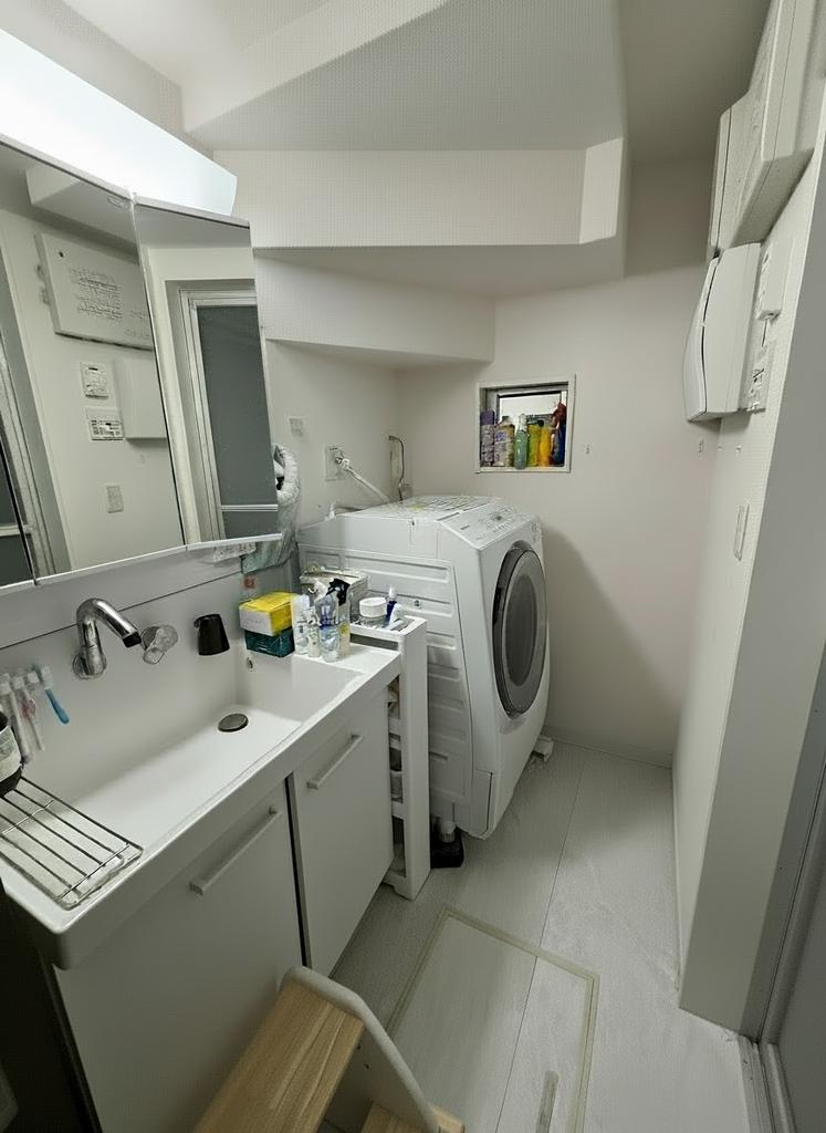Modern 3-Bedroom House in Shimohoya 2
