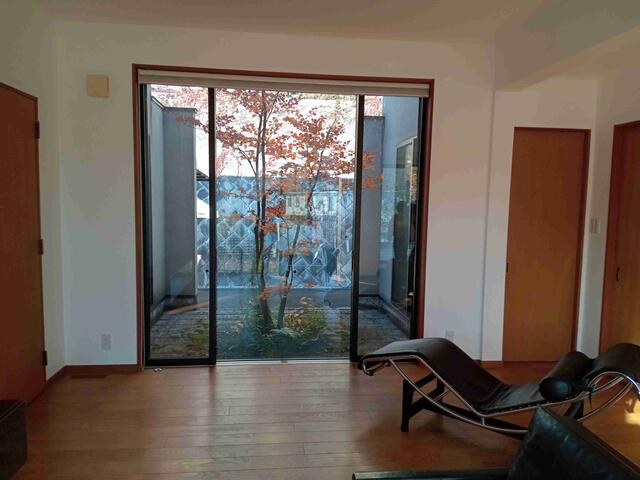 4-Bedroom House with a Garden in Oyanacho 6