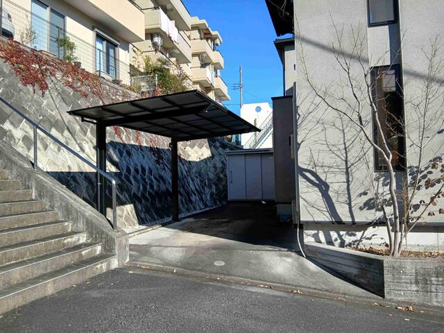 4-Bedroom House with a Garden in Oyanacho 3