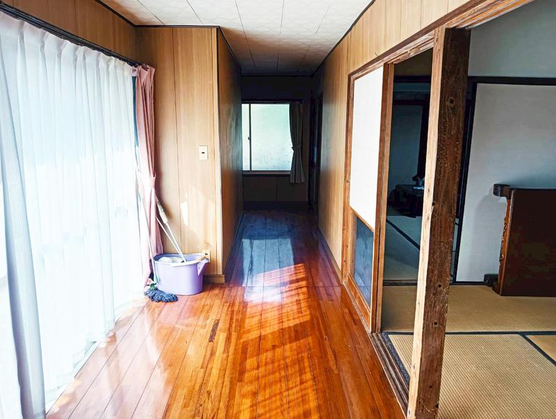 Classic 4-Bedroom House Near Station in Kitatakumachi azamibaru 7
