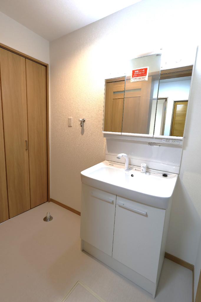 Well-Kept 3-Bedroom House in Hayamiya 4
