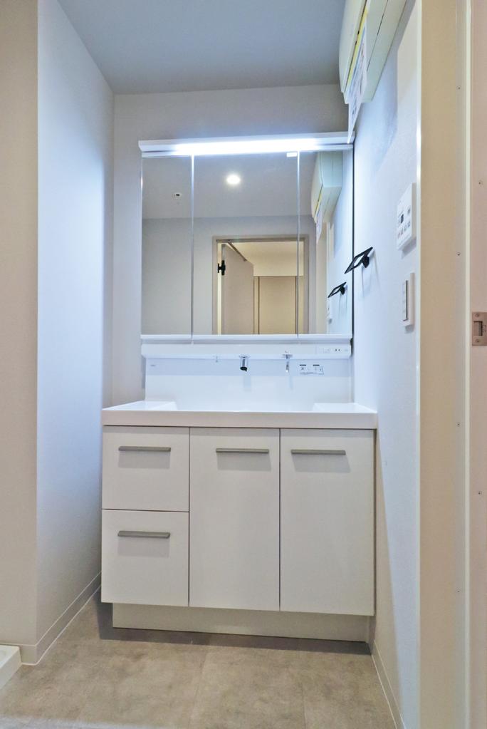 1-Bedroom Condo in Ebara 4