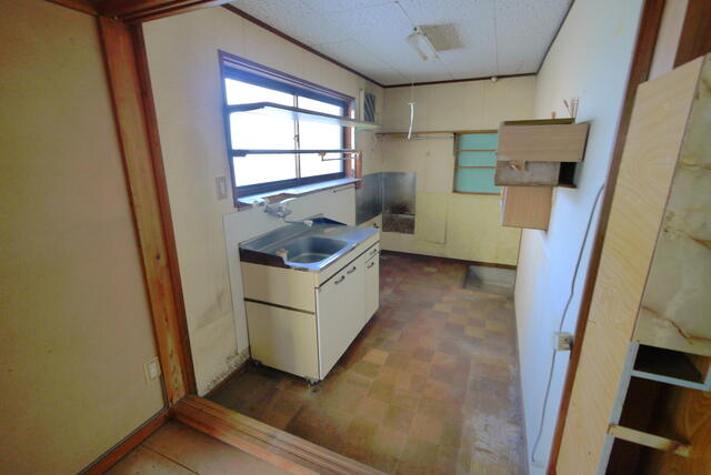Well-Kept 5-Bedroom House Near Station 2