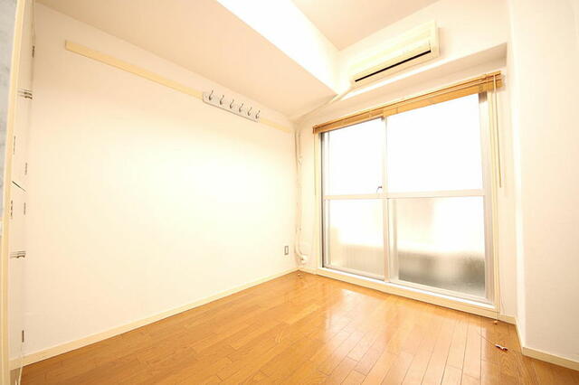 Charming 1-Bedroom House in Tenjincho 2