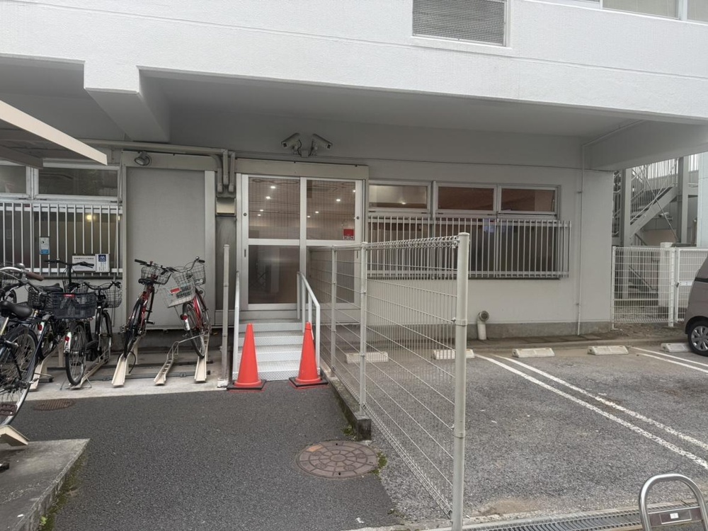 High-End 1-Bedroom Property Near Station in Mori 2