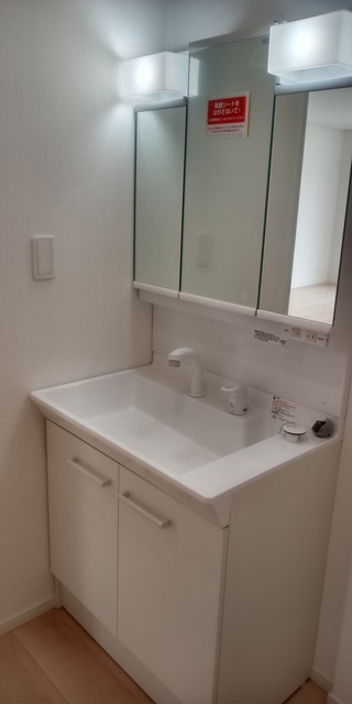 Brand New 4-Bedroom House in Wabucho 6