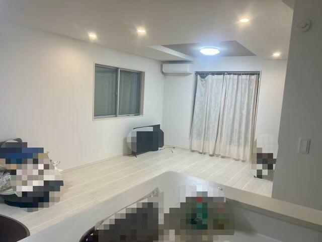 Modern 4-Bedroom House in Nishihokima 2
