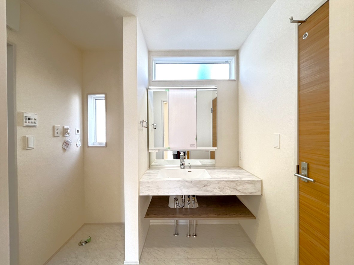 Brand New 4-Bedroom House in Tatemachi 7