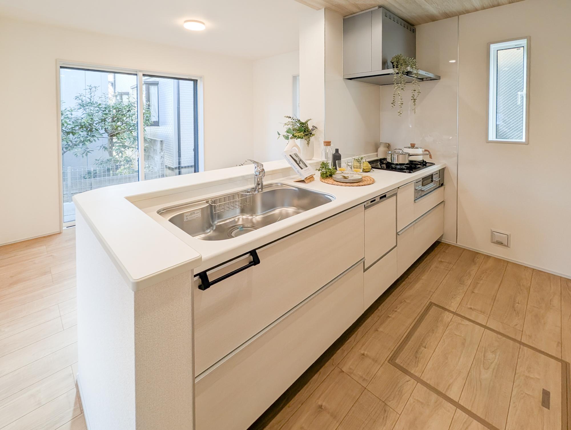 Brand New 4-Bedroom House in Tamakocho 7