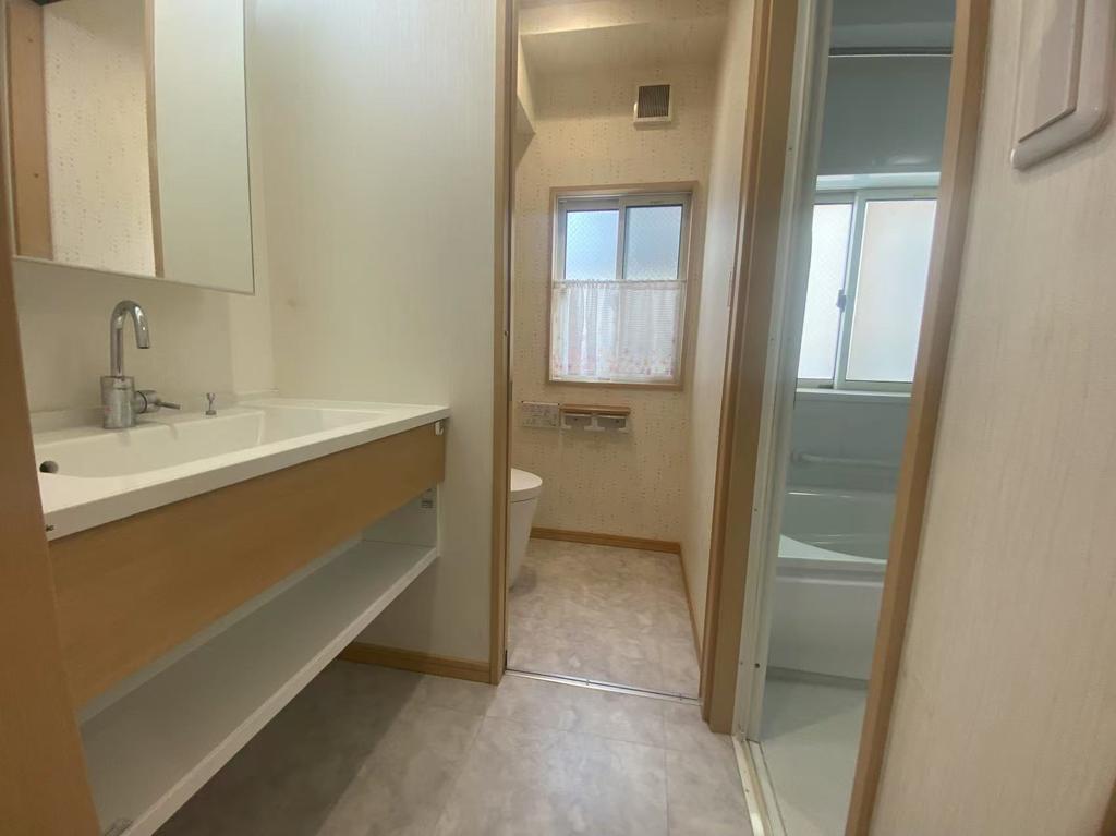 Classic 3-Bedroom House in Honkomagome 1