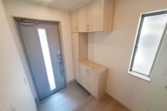 Modern 3-Bedroom House in Tsudo 6