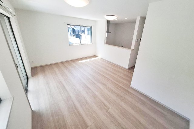 Modern 3-Bedroom House in Tsudo 2