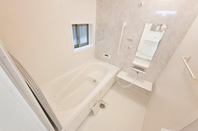Modern 3-Bedroom House in Tsudo 8