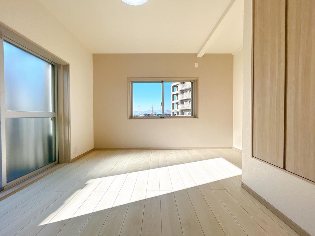 Classic 4-Bedroom House in Kanaigaoka 3