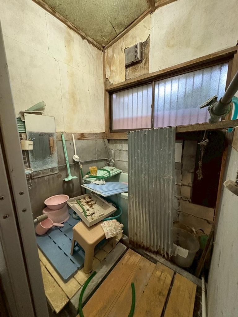 Vintage 4-Bedroom House in Higashiiwasaki 2
