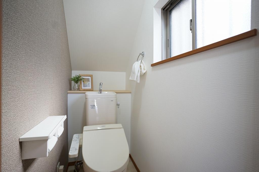 Modern 4-Bedroom House Near Station in Kitanakaburi 5