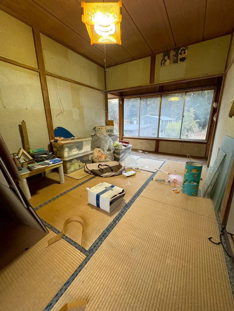 Vintage 4-Bedroom House in Higashiiwasaki 5