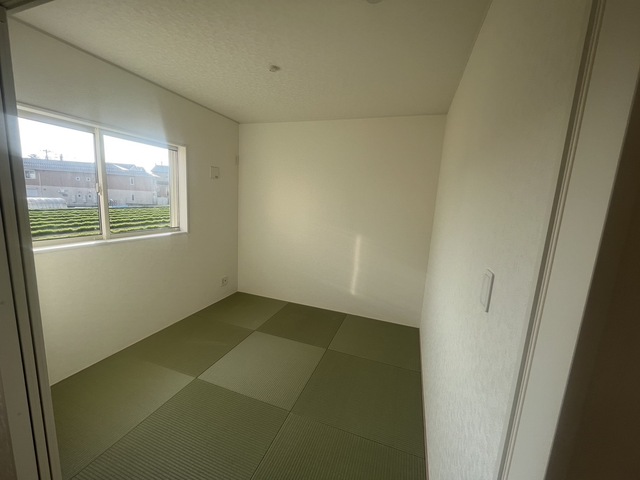 Brand New 4-Bedroom House in Suwa 3