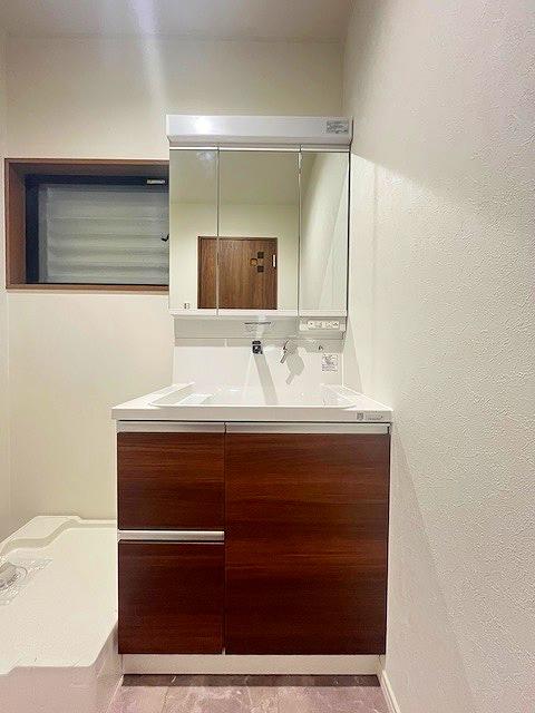 4-Bedroom House Near Station in Ichiokamotomachi 6