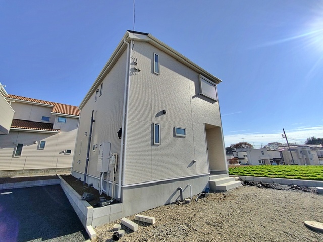 Brand New 4-Bedroom House in Suwa 7