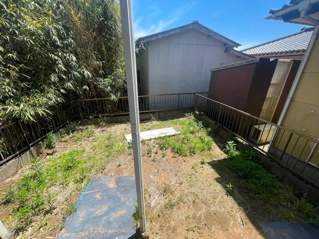 Charming 3-Bedroom House 9