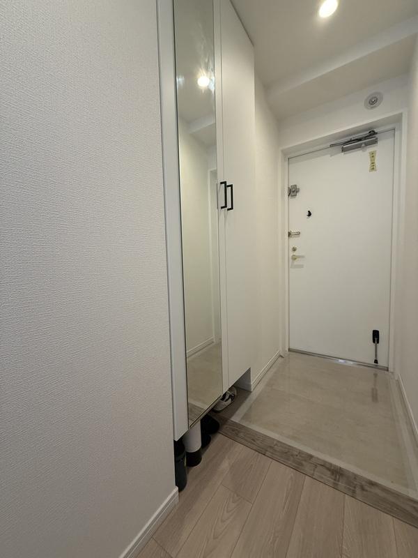2-Bedroom Condo Near Station in Uesumiyoshi 9