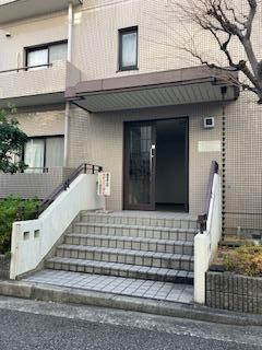 Well-Kept 3-Bedroom Condo in Takaodori 1