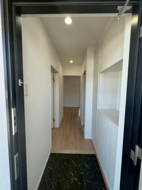 Classic 3-Bedroom Condo in Maebara nishi 5