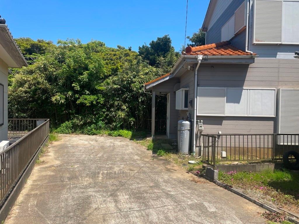 Charming 3-Bedroom House 1